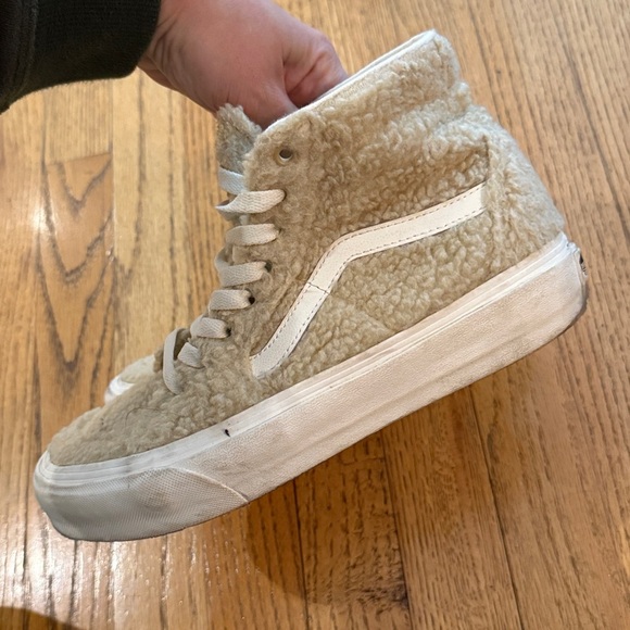 ✨ Vans Sk8-Hi Cozy Hug Sherpa Sneakers – Cream Fleece Mojave – Women’s 9 ✨ - Picture 5 of 7